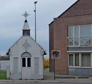 IMG_2834_2025-03-30_vvk-Aarschot_Hageland5_Heilig-huisje_1919_kap