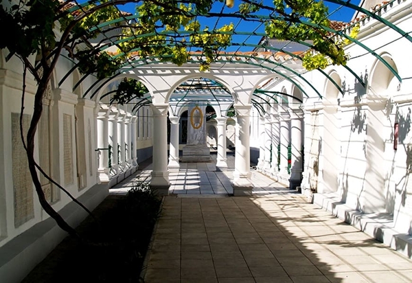 krim-huis-architectuur-boog-achtergrond