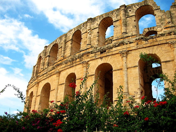 oudheid-historische-plaats-bloemen-boog-achtergrond