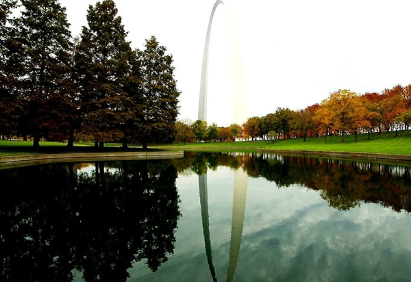 reflectie-natuur-architectuur-boog-achtergrond