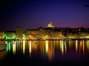 nacht-steden-reflectie-stad-achtergrond
