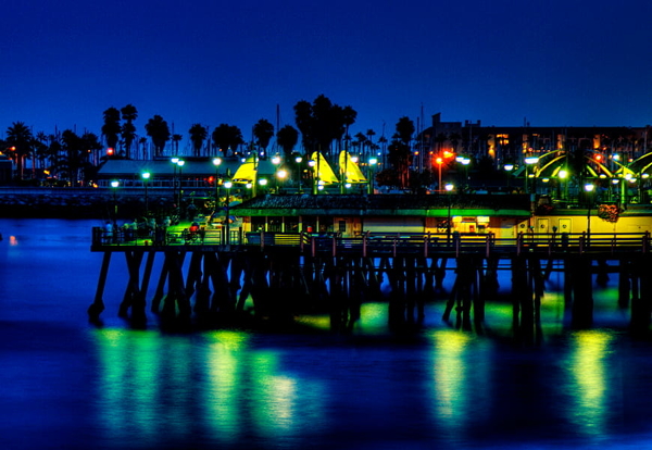 voor-dubbele-monitoren-nacht-reflectie-meer-achtergrond