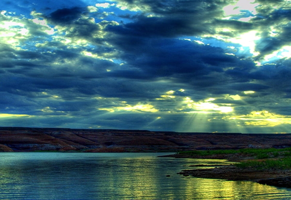 voor-dubbele-monitoren-natuur-wolken-meer-achtergrond