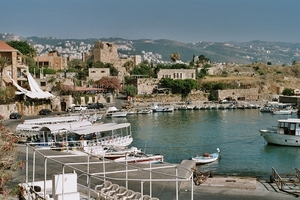 1b  Byblos _haven met zicht op ruines