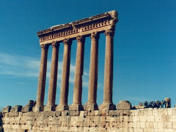 2   Baalbek _zuilen in Jupiter tempel