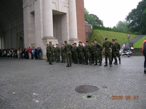 engelse peloton soldaten aan de Menenpoort