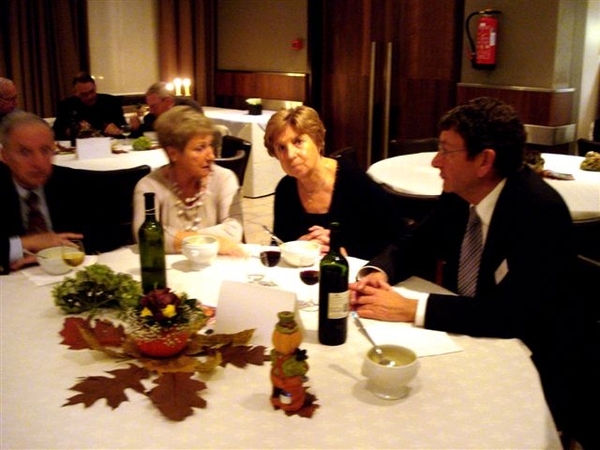 V 1 V Halloween 2008 00019