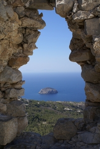 Vanuit de ruine van de burgt te Monolitos