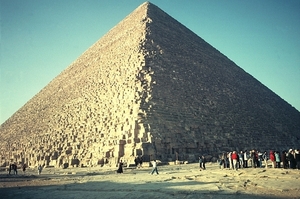 1b Gizeh_piramide_Cheops