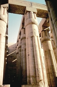 2a Luxor_tempel _hypostyle_hall 6