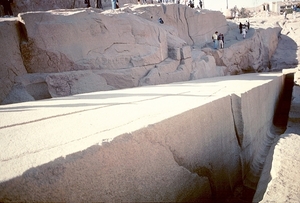 3_Aswan_obelisk in steengroeve 2