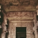 4_Abu Simbel_grote tempel_binnen_ het binnenste is  61 m diep in 