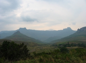 1b Drakensberg mountains_amphitheater