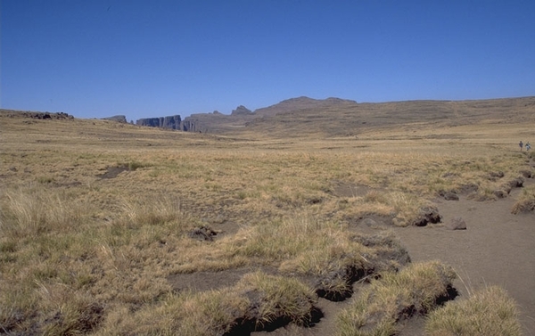 1b Het Drakensgebergte_Het Lesothoplateau onder de Mont-aux-Sourc