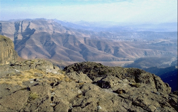 1b Het Drakensgebergte_weidse berglandschap van het midden niveau