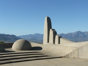 8b Kaapstad _omg_Paarl_Taalmonument