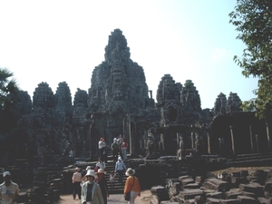 1AT SIMG1152 zicht op vijf torens Bayon AT