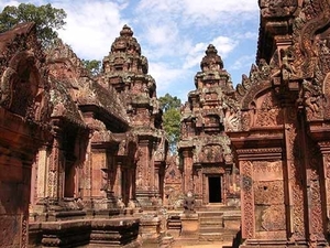 4SR BS Banteay Srei rechts hoofdheiligdom