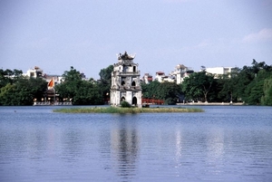 5HA I Hanoi Hoan Kiem  met zicht Thap Rua pagode