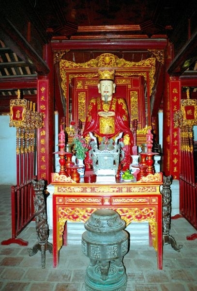 5HA2 I Hanoi literatuurtempel Confuciusbeeld