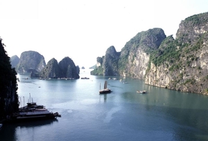 8HL I Halong Bay inhammen 3