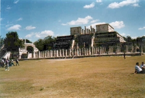 2a Chitzen Itza_tempel van 1000 zuilen