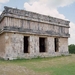 3a Uxmal_huis van de schildpadden_Op de bovenste rand van de temp