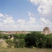 3a Uxmal_zicht met op achtergrond het nonnenklooster  en de piram