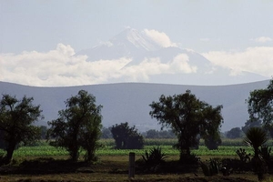 7x Oaxaca_Puebla_de vulkaan Iztaccihuatl wat in het Nederlands _s