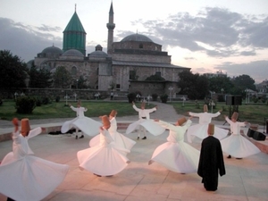 4 Konya  Mevlana  dansende Derwiches