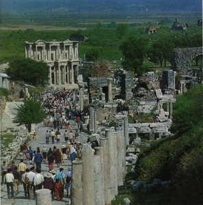 6 Efeze hoofdstraat richting bibliotheek van Celsus 2
