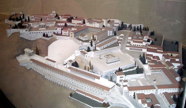 7 Pergamon   model van antieke Pergamon