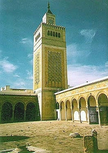 4a Tunis_Zitouna Moskee_ binnenplaats en minaret