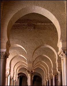 5a Kairouan_Sidi Oqba_grote moskee_zuilen atrium 2