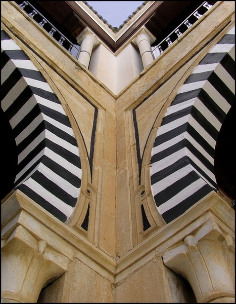 5a Kairouan_Sidi Oqba_grote moskee_zuilen binnen_bogen