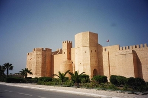 5d Monastir_Ribat__zijkant