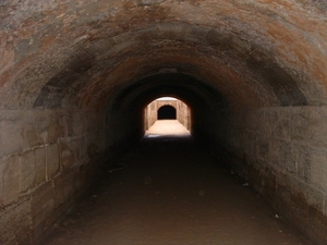 6a  El Djem_amfitheater_tunnels onder de arena