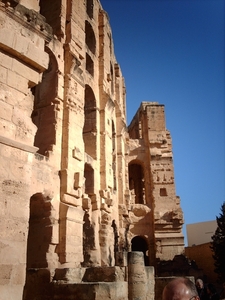 6a  El Djem_amfitheater_zijkant rechts van ingang_IMAG0293