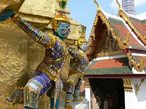 2_Bangkok_grpl_gouden chedi_detail_Reuzen uit Ramayana  4