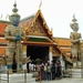 2_Bangkok_grpl_Wat Phra Kaew_ingang met wachters