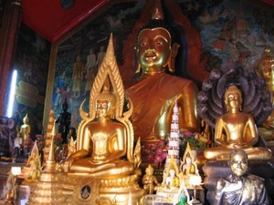 6_Chiang Mai_Doi Suthep_Wat Phra That_boeddha-beelden 32