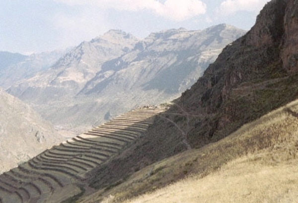 6PI IN PISAC INCA-terrassen