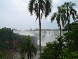 2 Iguacu_Argentinie_kant_vertezicht _w