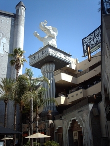 1a  Los Angeles_Hollywood_Babylonian Wall_olifant_IMAG0984