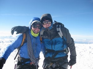 17 Wouter and his French guide at the top (4.810 metres)
