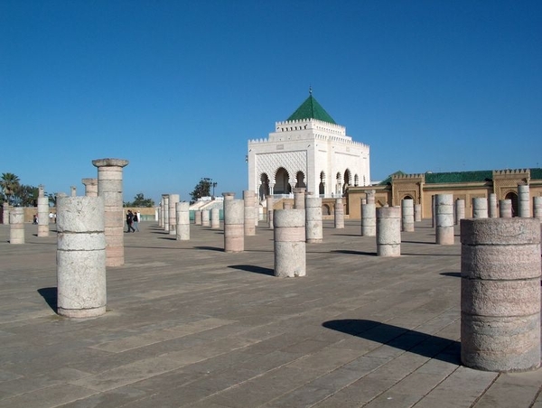 6 Rabat  plein met zuilen