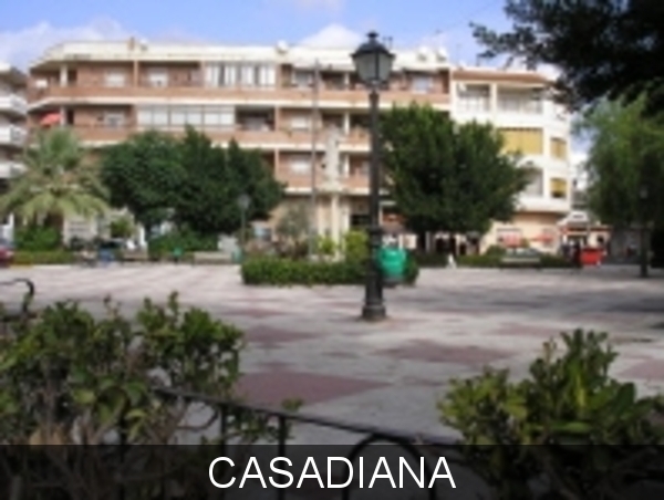 Los Montesinos town square