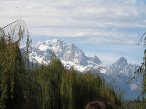 4 Lijiang  zicht op het sneeuwgebergte van de Jade draak