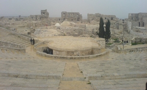 2  Aleppo _Citadel _met Romeins amphitheater