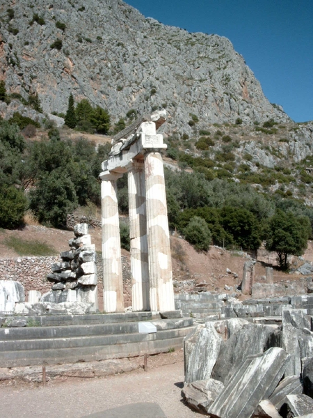 2a 127-Delphi-stoa4